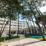 Atrium Deluxe 4* Golem (Tirana)