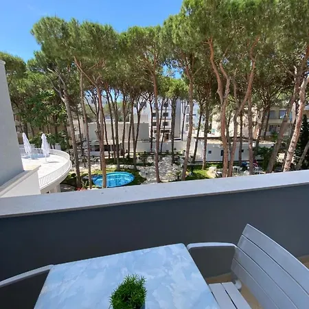 Atrium Deluxe Semesteranläggning (resort)