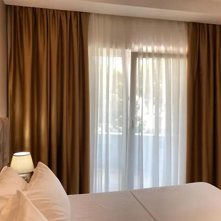 Atrium Deluxe Golem (Tirana)