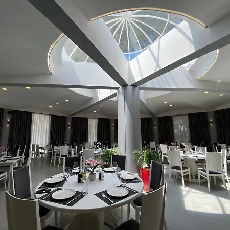 Üdülőközpont Atrium Deluxe 4*