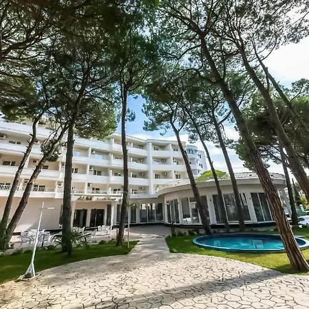 Atrium Deluxe 4* Golem