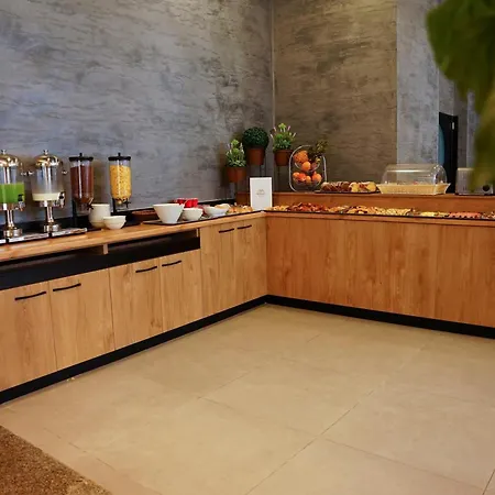 Semesteranläggning (resort) Atrium Deluxe Golem (Tirana)