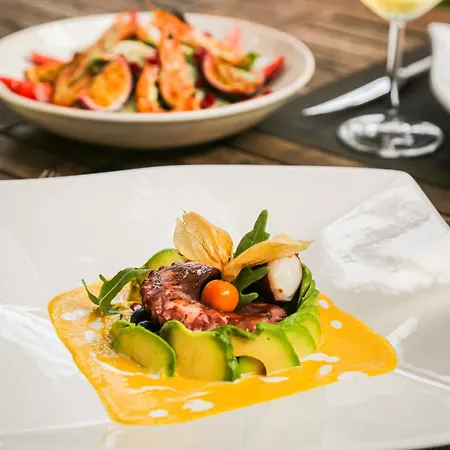 Atrium Deluxe Resort Golem (Tirana)