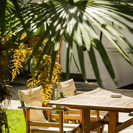 Atrium Deluxe Semesteranläggning (resort) Golem (Tirana)