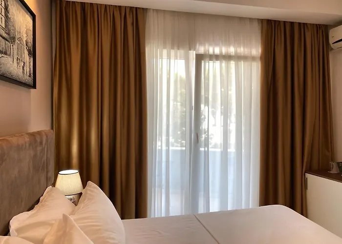 Atrium Deluxe Golem (Tirana)