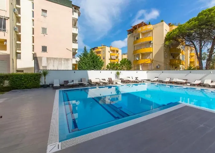 Atrium Deluxe Golem (Tirana)